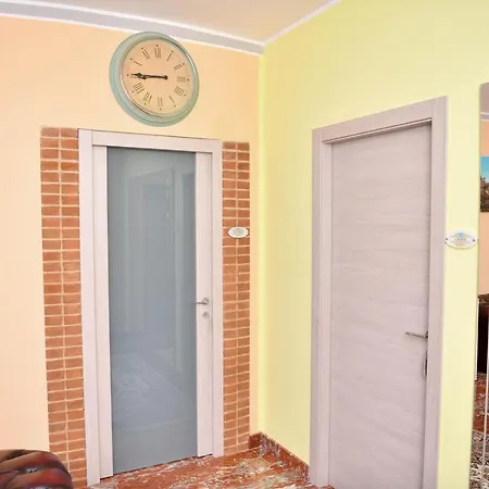 לינה וארוחת בוקר Il Piccolo אנה